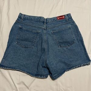 Halston Jeanswear Shorts Size 16